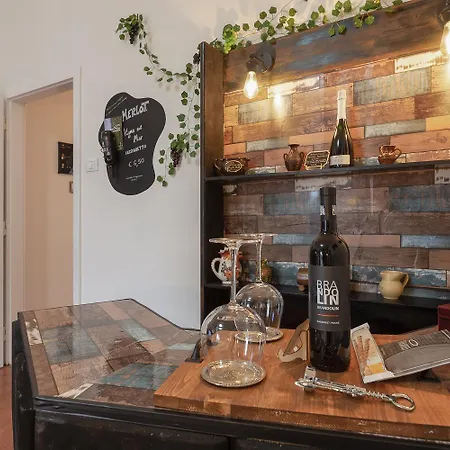 Lodge&art Hostel *