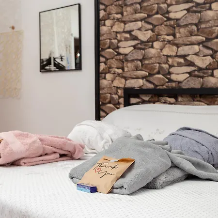 بيت شباب Lodge&art ترييستي